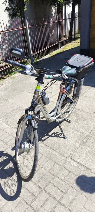 Rower elektryczny GIANT Twist  koła 28" dwie baterie.