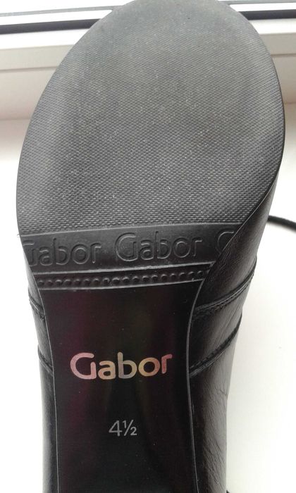 Полусапожки кожаные фирмы "Gabor" черного цвета 37,5-38 размера