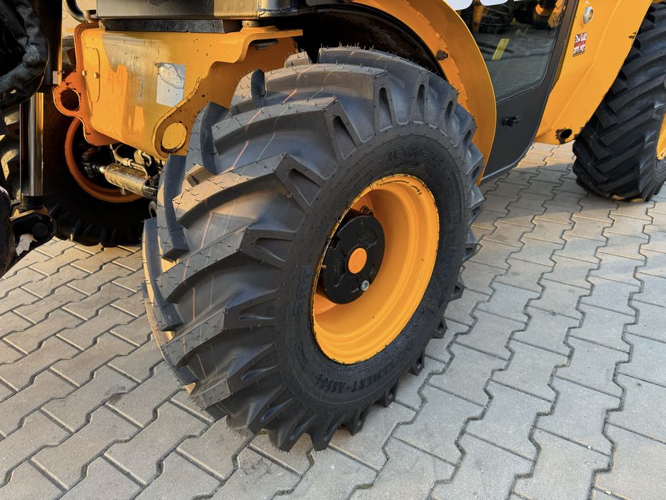 Ładowarka JCB 520-40 , 2015r 36kw silnik widly+łyżka 516,524,525,527
