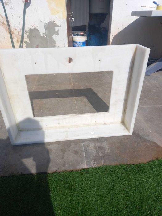 Pedra pára lavatório em mármore