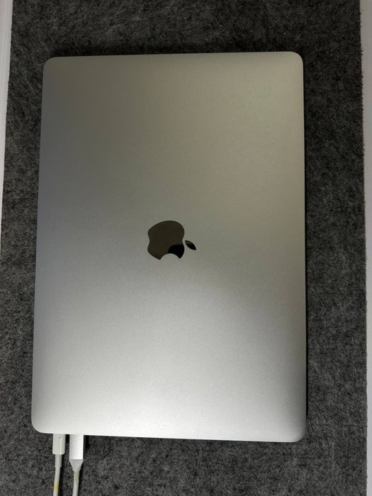 MacBook Air M1 (2020)