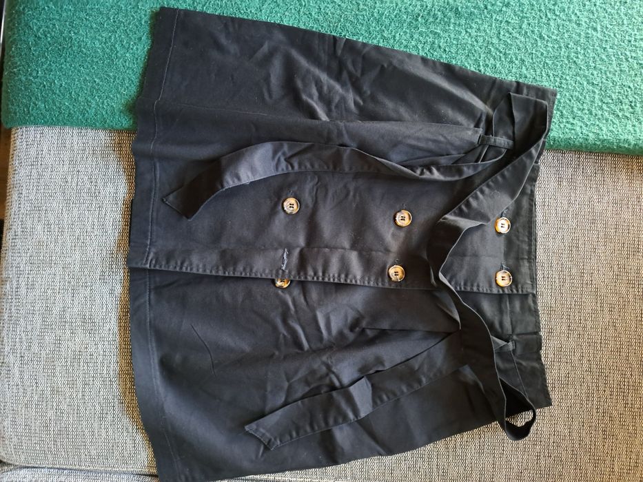 Spódnica Amisu roz 42 czarna z guzikami