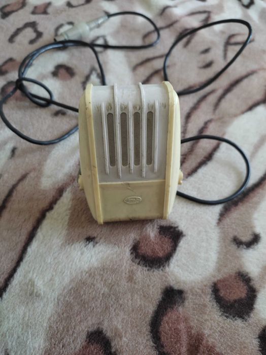 Stary mikrofon dynamiczny z PRL-u