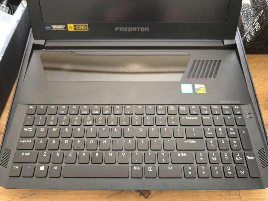 Laptop acer predator triton 700