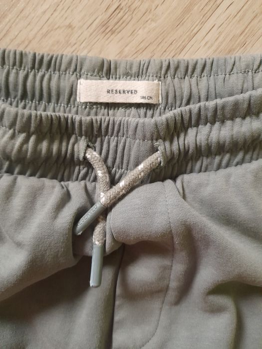 Spodnie 134 ubrane 2x