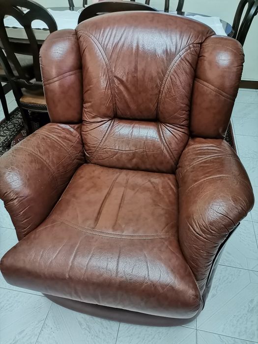 Sofás em pele (terno)