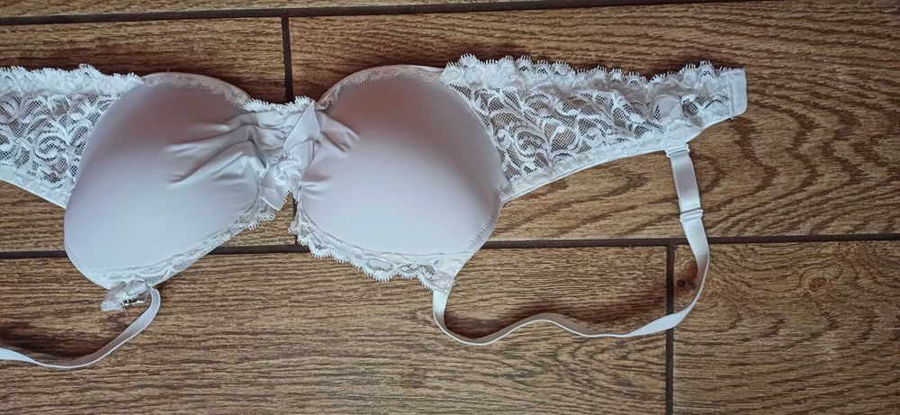 Biały biustonosz BodyFlirt r. 80 B
