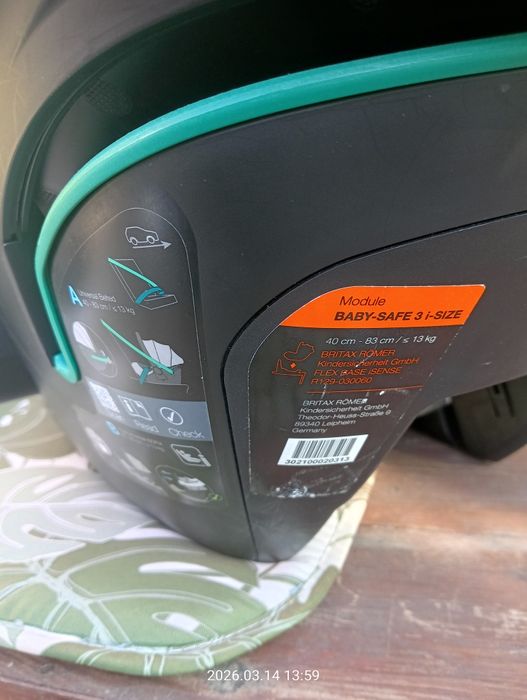 Fotelik (Nosidełko )Britax+Baza