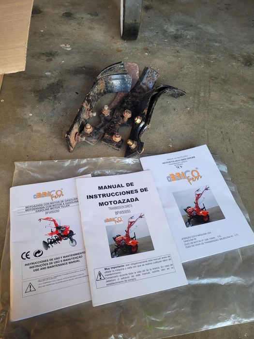 Motoenxada com transmissão direta 7CV de 3 Vel. + R