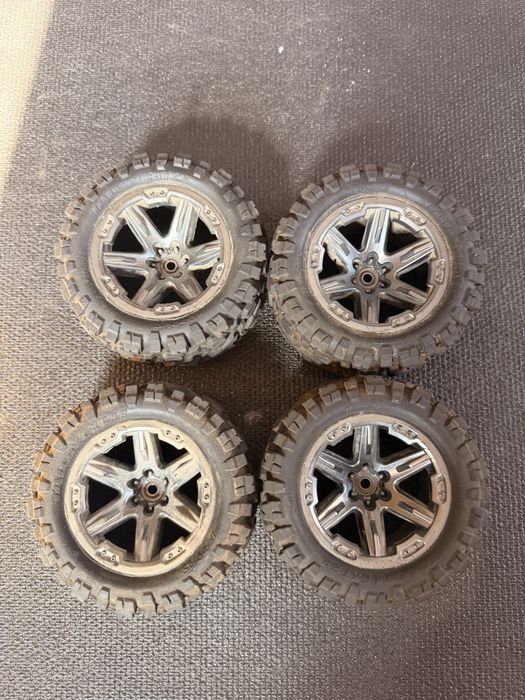 TRAXXAS Koła 1/10 Talon Extreme 2.8" 4sztuki