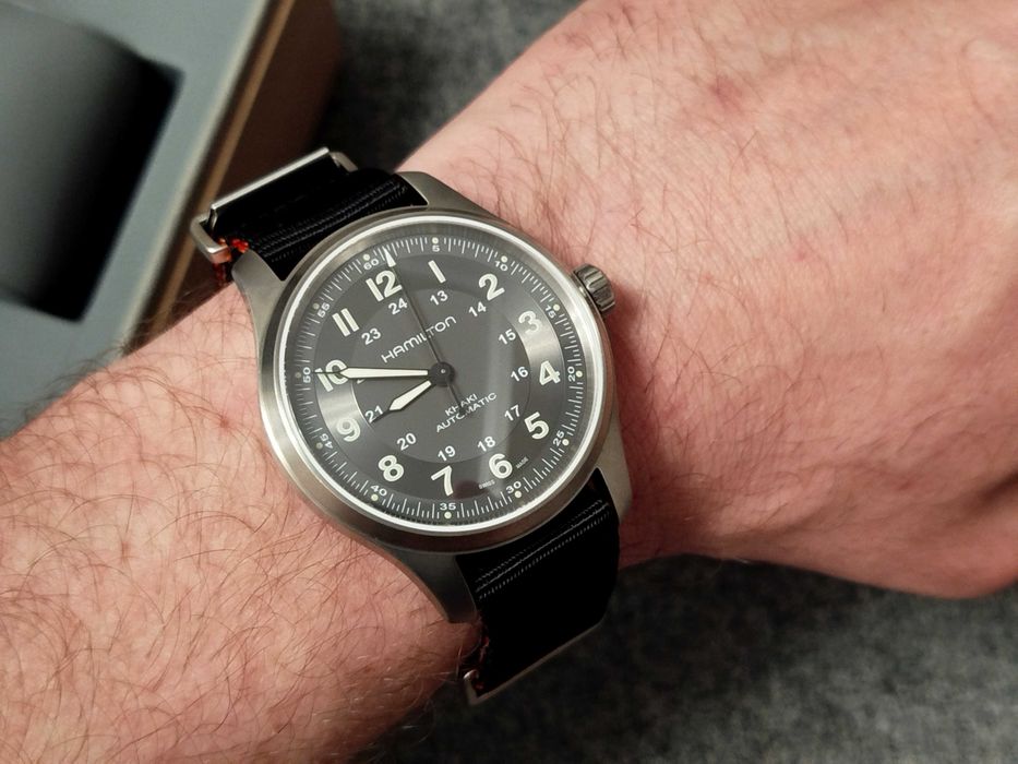 б.в. титановий Khaki Field Hamilton H70545550 Swiss made механіка годинник