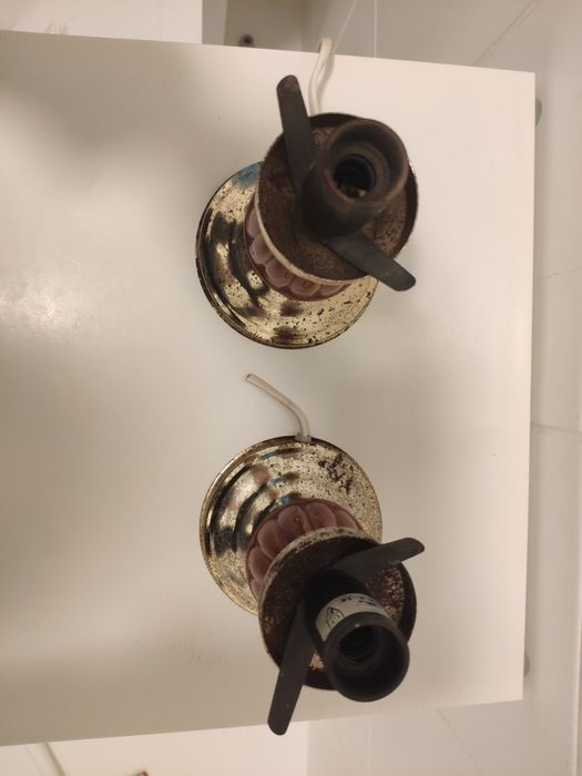Dois candeeiros vintage, em cerâmica e metal, para restaurar