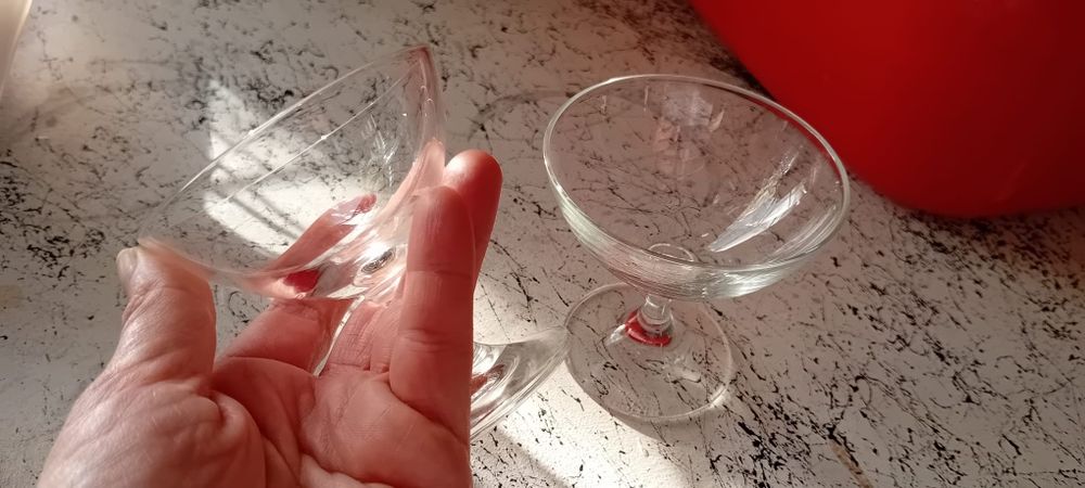 Drink glasses / cups / goblets424884267438592001