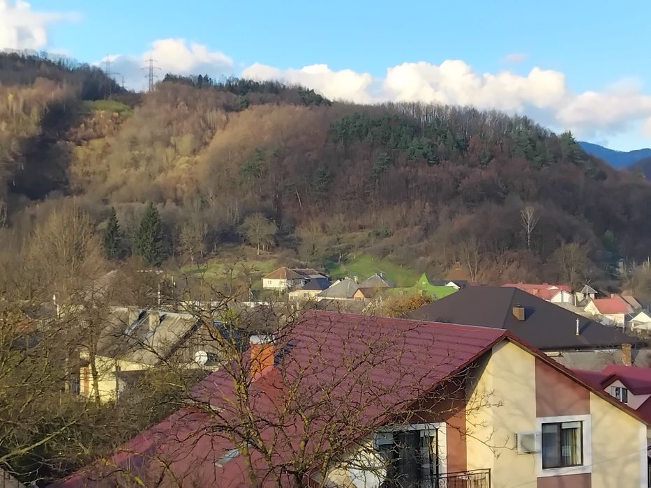 Ціну знижено! Продаю трьох кімнатну квартиру курорт Поляна Закарпатсь