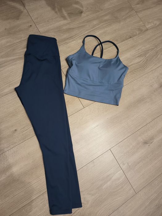 Strój fitness strój na siłownię na pilates zestaw legginsy i biustonos