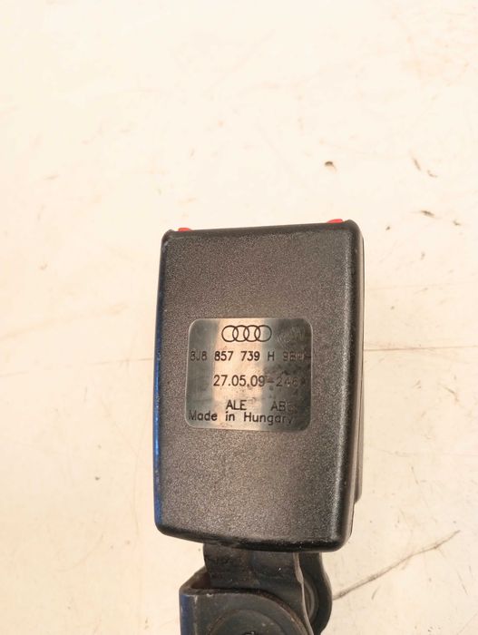 Encaixe Cinto Traseiro Duplo Central VW Scirocco / Audi TT (8J8857739H)