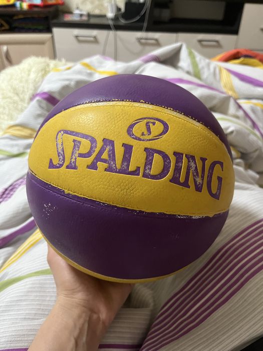 Продам баскетбольный мяч Spalding