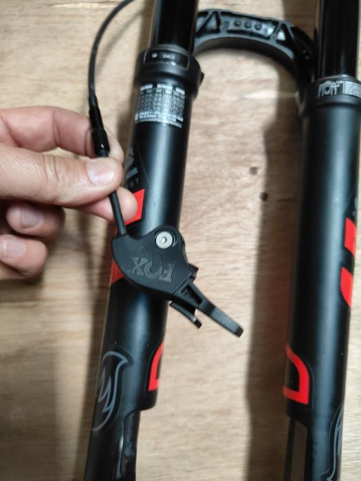 199€
Suspensão fox step Cast Boost 
Valor fixo
Com bloqueio 
Vendida como nas fotos.