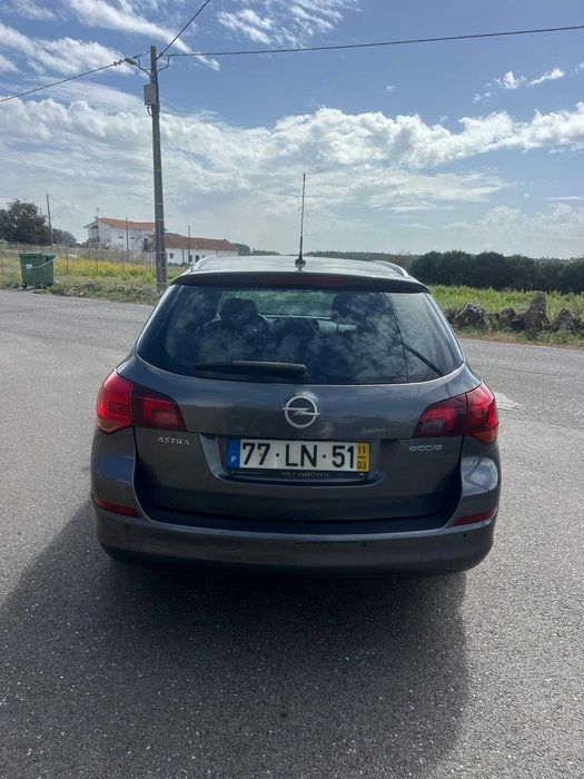 Opel Astra J 1.3 CDTI 95cv foto 2