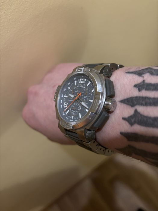 Часы Invicta Reserve