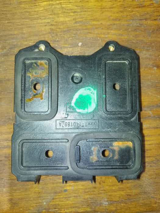 Кронштейн радара датчика сліпих зон Ford Escape