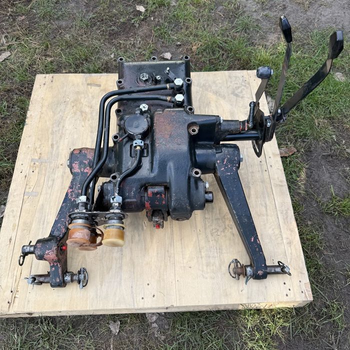 Podnośnik,plecak,pokrywa Zetor 7211,7245,6211,7745,itp. Ursus C-360