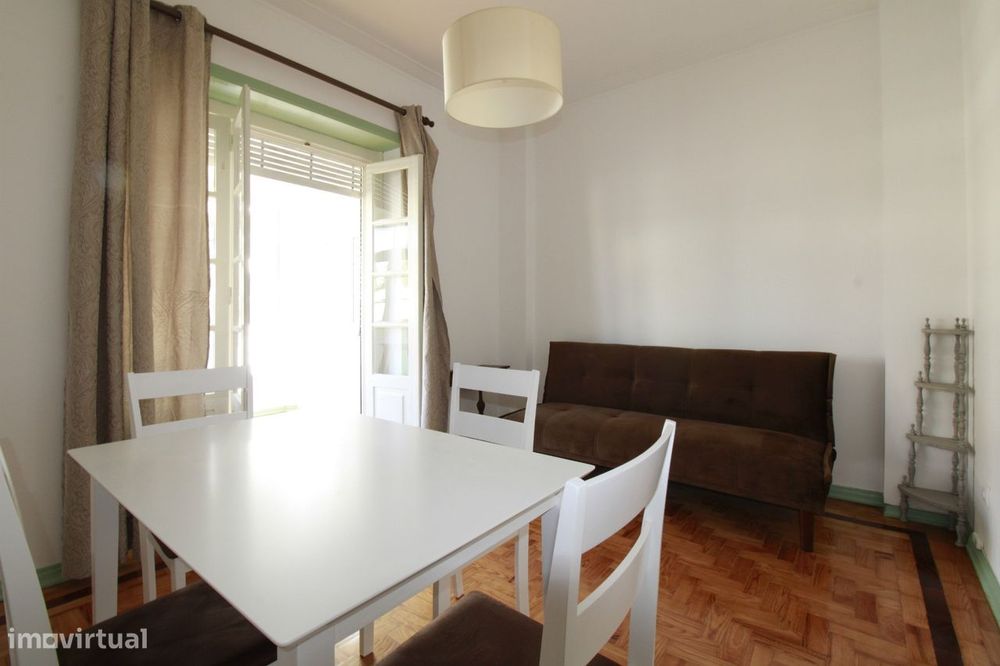 Apartamento T3 próximo Faculdade de Economia