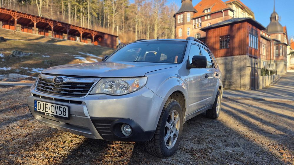 Subaru Forester 2.0 2010 rok