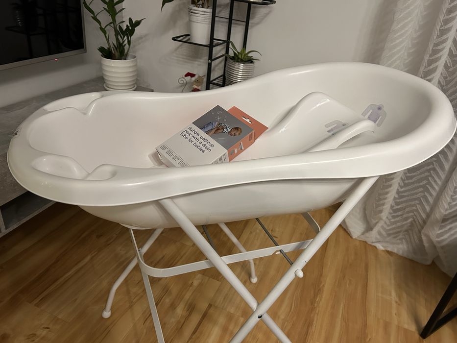 Wanienka 84 cm, biała ze stojakiem