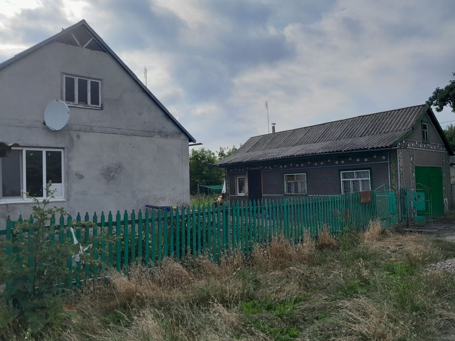 Продам большой дом,полностью под ремонт