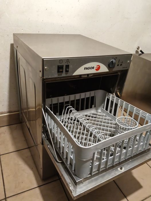 Zmywarko wyparzarka gastronomiczna Fagor zmywarka do sanepidu
