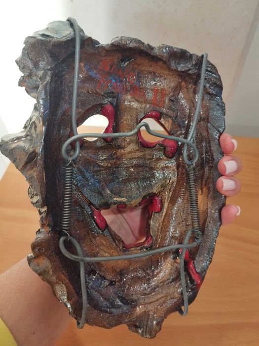 máscara vermelha do Nuno Ferreira