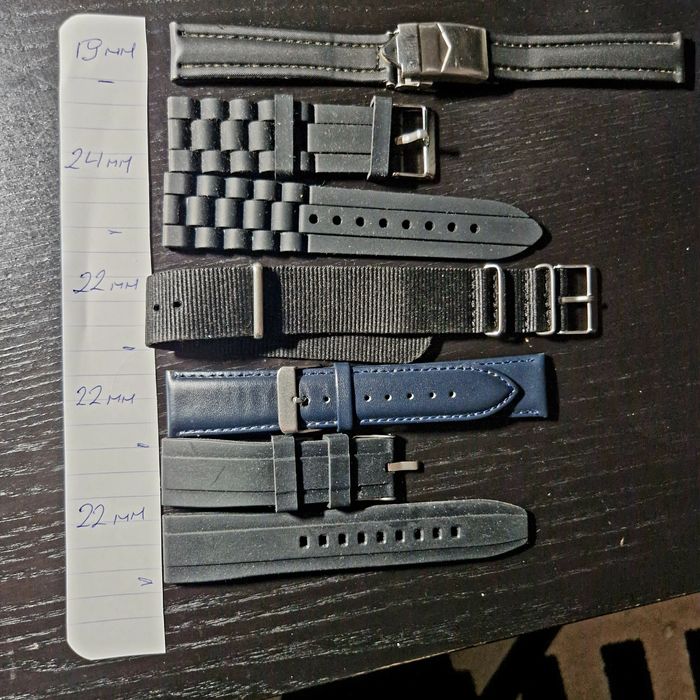 Braceletes de relogio 18mm 20mm 22mm
Novas e s/novas
18mm em nylon e c