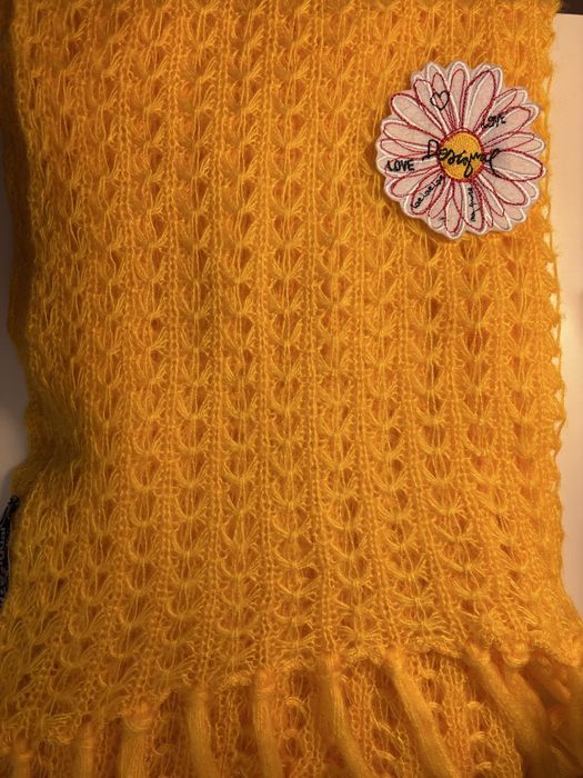 Cachecol/xaile  amarelo Desigual