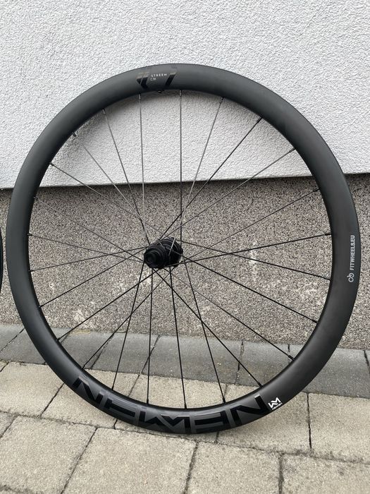 Nowe Koła karbonowe Newmen Streem C.35/C.38 CL  1210g