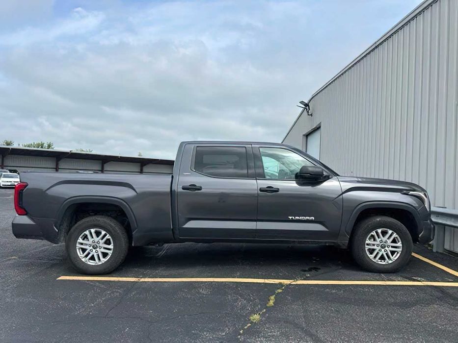 Toyota Tundra      2022