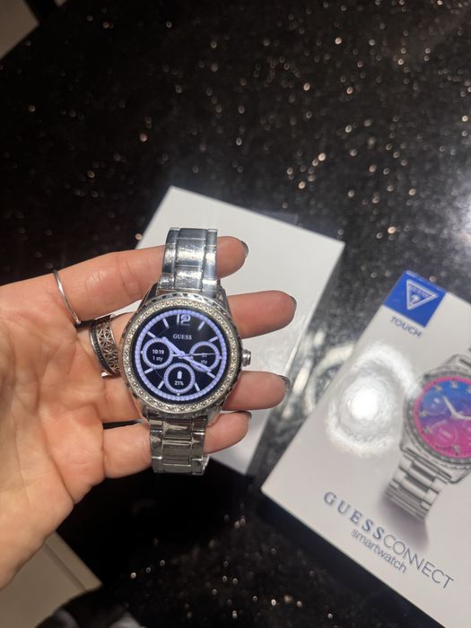 Zegarek smartwatch Guess, stan bardzo dobry, bez wad