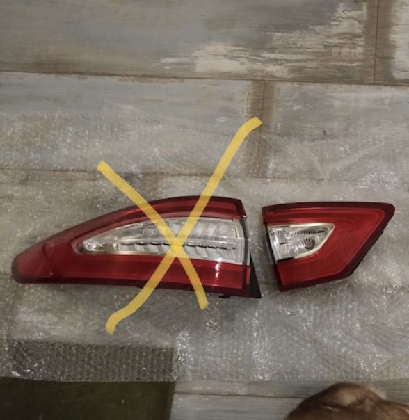 Задние фонари Ford Fusion -16 . В багажник