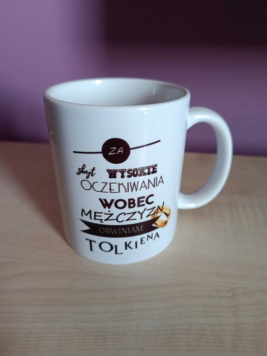 Kubek 330ml dla dziewczyny koleżanki śmieszny z napisem Tolkien