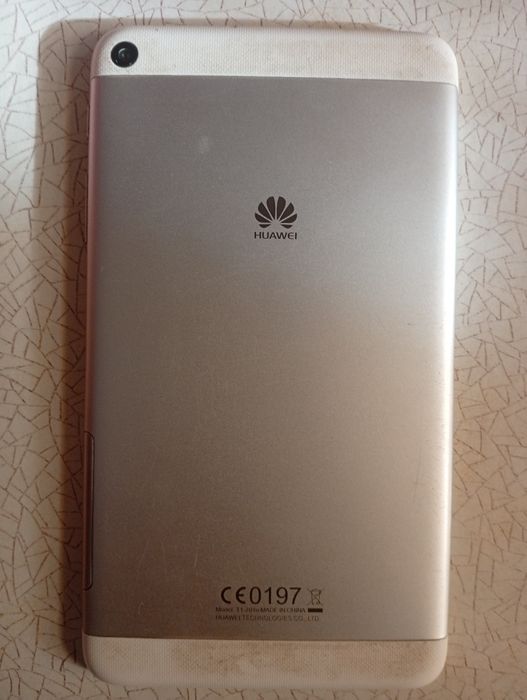 Продам сими дюймовий планшет HUAWEI model: T1 - 701u. Ціна 1000 грн.