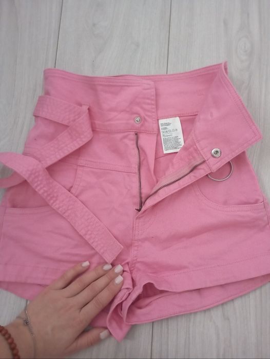 Шорти з високою талією