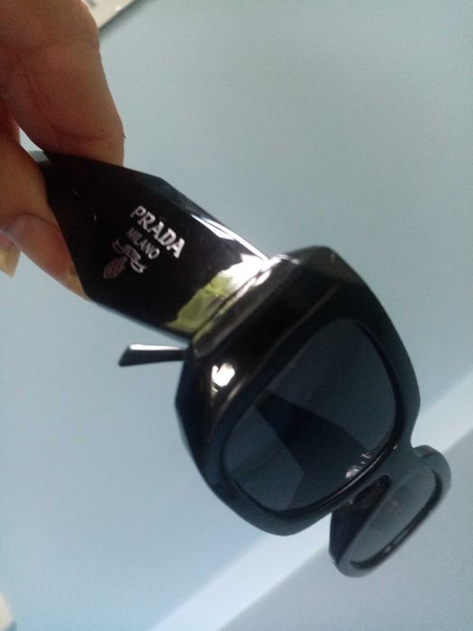 Okulary przeciwsłoneczne *prada *
