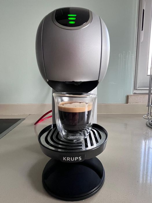 Maquina de Bebidas Dolce Gusto Krups com Oferta de Porta Capsulas, Deposito de Capsulas usadas e Descalcificante