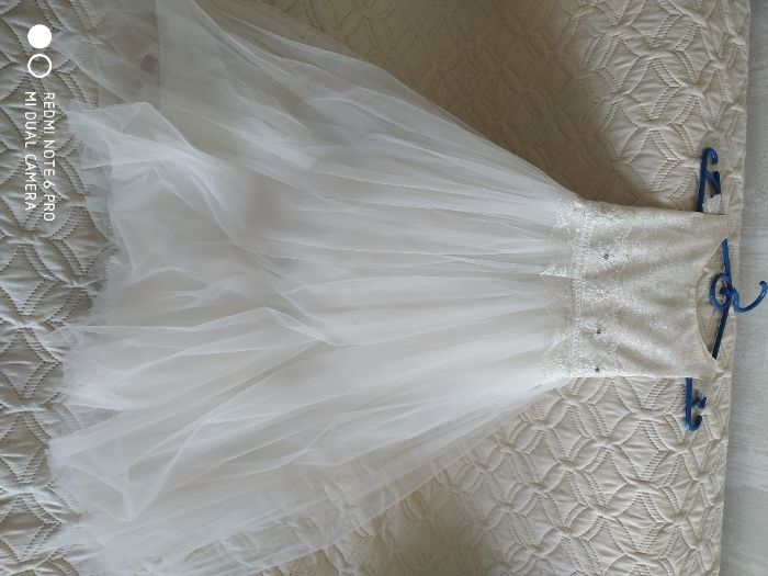 продам детское платье для торжественных мероприятий/утренников