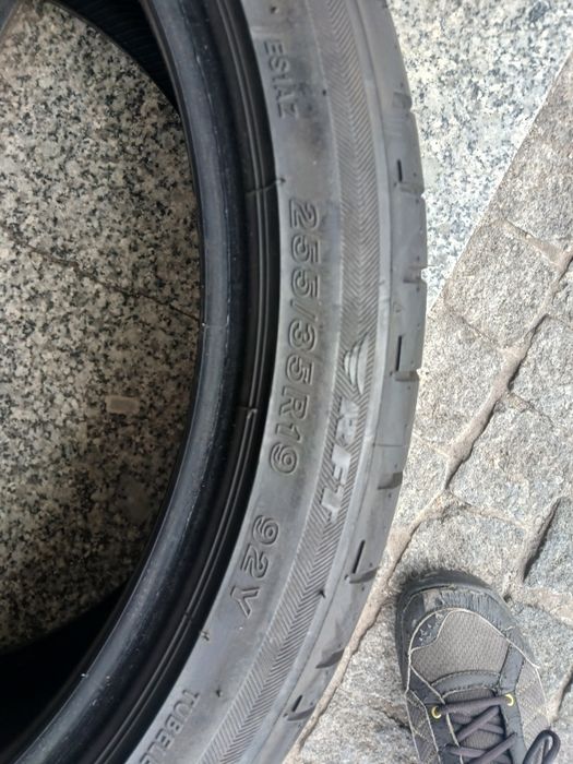 2 pneus 255 35 r19 RFT Bridgestone