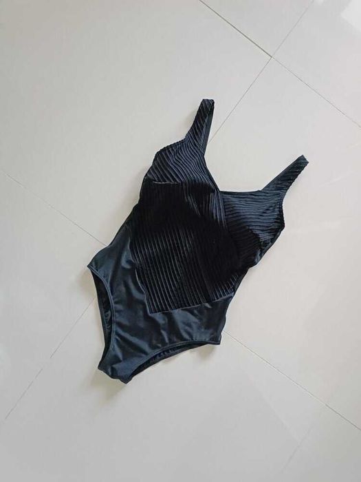 Стройнящий моделирующий купальник р-52-54