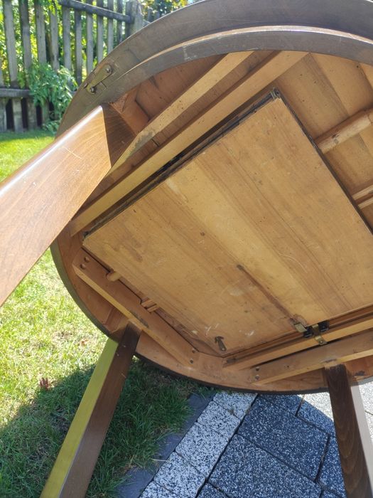 Stół okrągły rozkładany