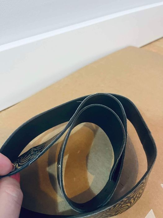 Pasek złoty czarny we wzorki pasek damski