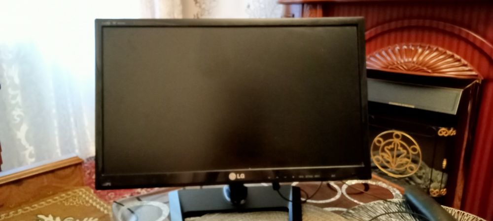 Телевізор-монитор LG 22 дюйма