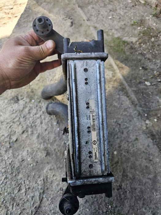 радіатор охолодження, інтеркуллер Nissan N200